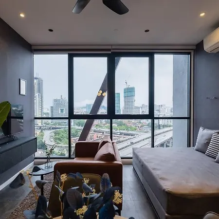Klcc Musicalsty5Pax At Scarletzsuites Kuala Lumpur Exterior photo