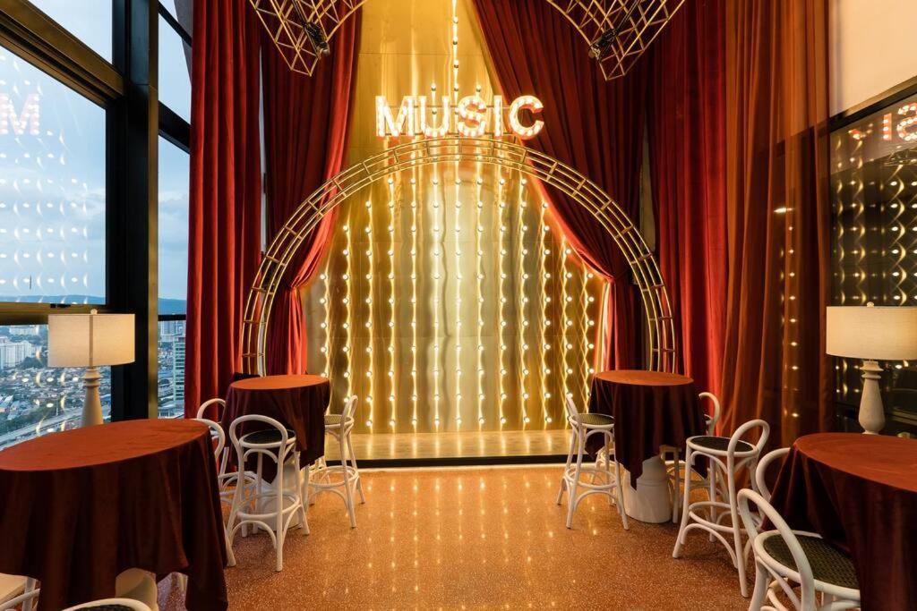 Klcc Musicalsty5pax At Scarletzsuites * Kuala Lumpur